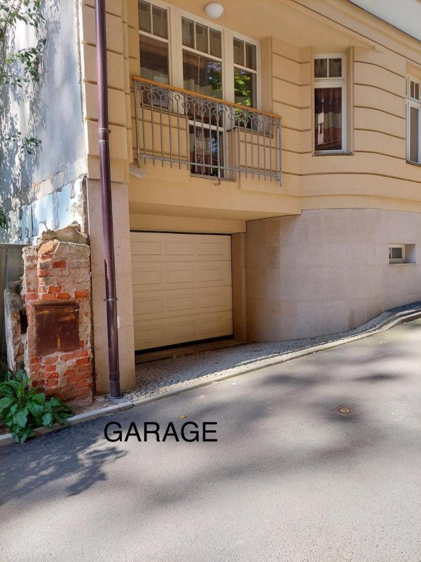 Sunny City - Apartment In Spa Zone With Private Garage كارلوفي فاري المظهر الخارجي الصورة
